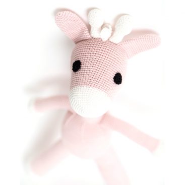 Giraffa bambolotto rosa all'uncinetto