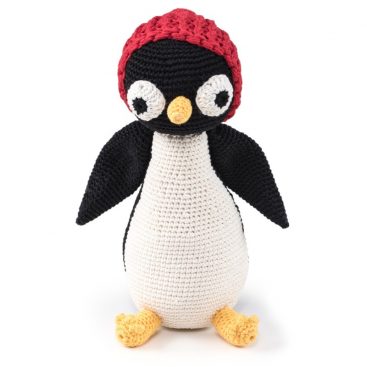 Pinguino bambolotto realizzato all'uncinetto