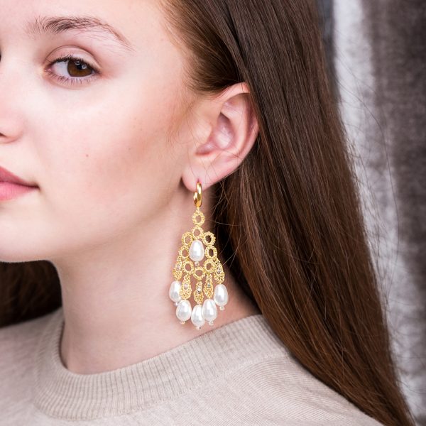 VICTORIA Gold Crystal White Pearl earring with Swarovski crystals